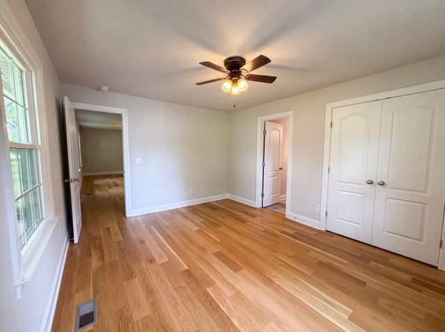 108 Lemont Ln, Tullahoma, TN 37388