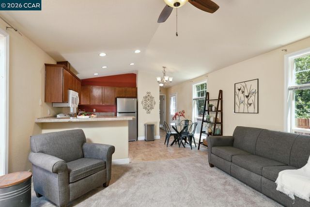 60 Hampton, Martinez, CA 94553