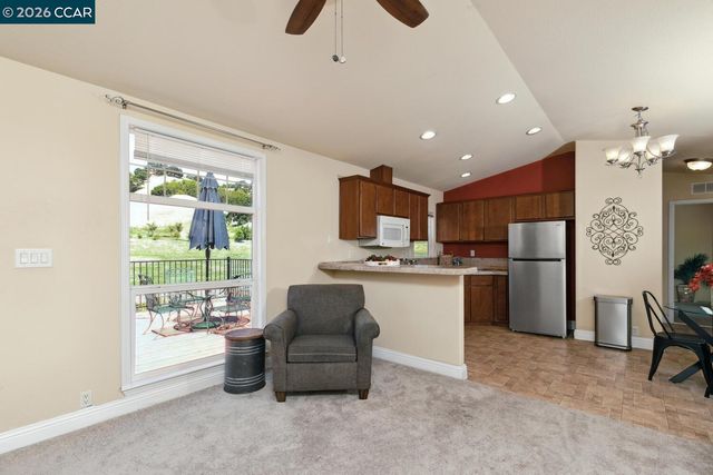 60 Hampton, Martinez, CA 94553