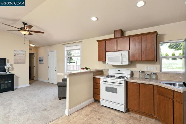 60 Hampton, Martinez, CA 94553