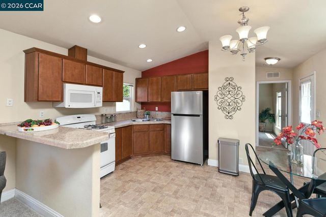 60 Hampton, Martinez, CA 94553