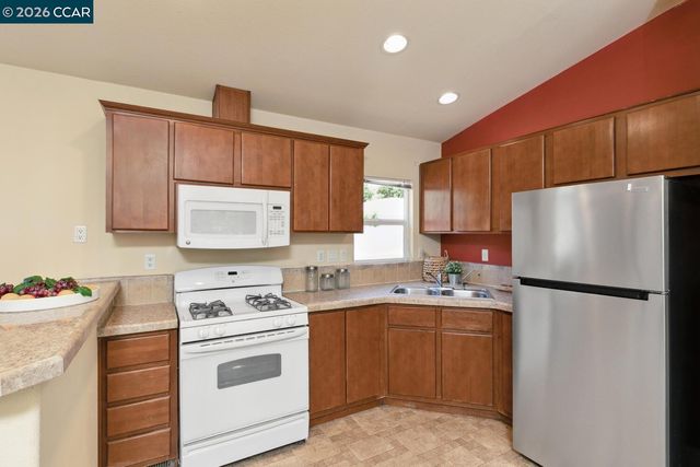 60 Hampton, Martinez, CA 94553