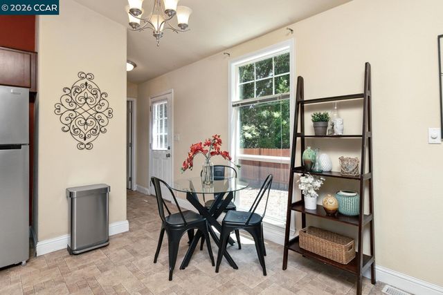 60 Hampton, Martinez, CA 94553