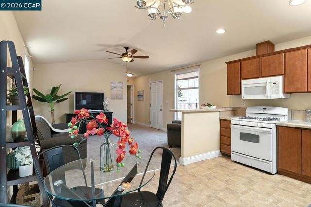 60 Hampton, Martinez, CA 94553