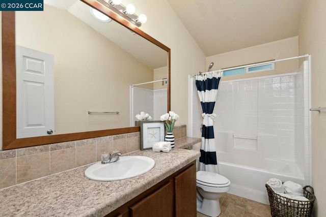 60 Hampton, Martinez, CA 94553