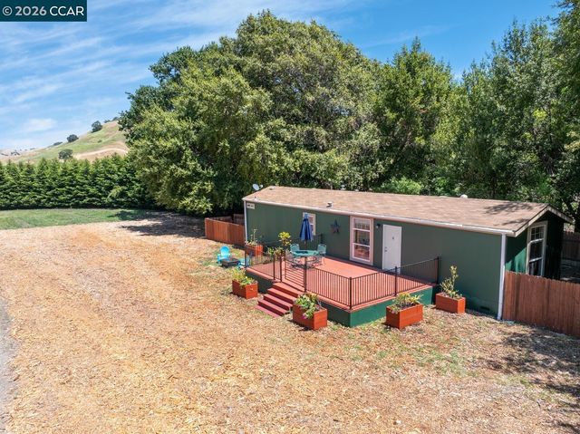 60 Hampton, Martinez, CA 94553