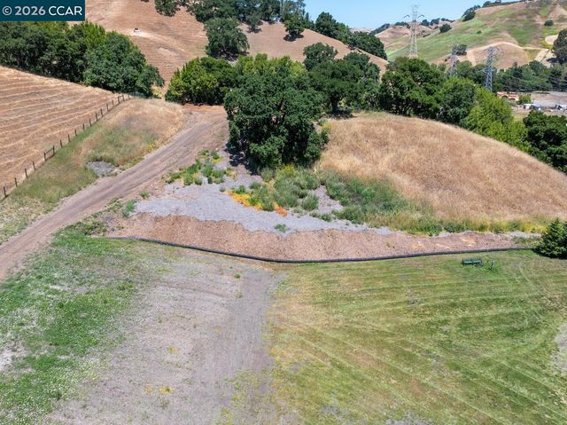 60 Hampton, Martinez, CA 94553