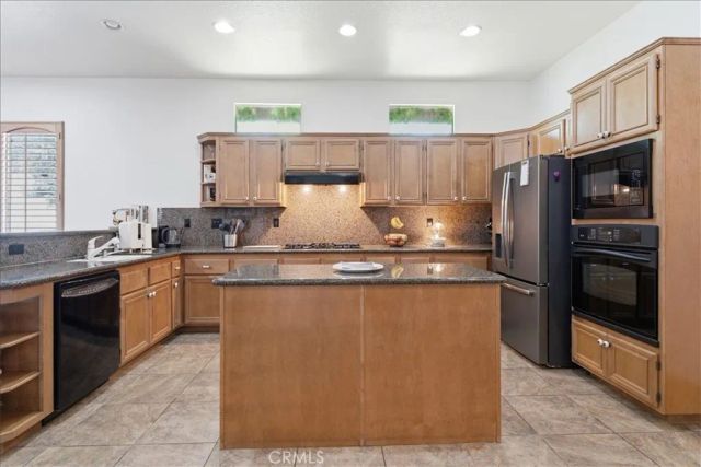 23841 Piedras, Lake Mathews, CA 92570