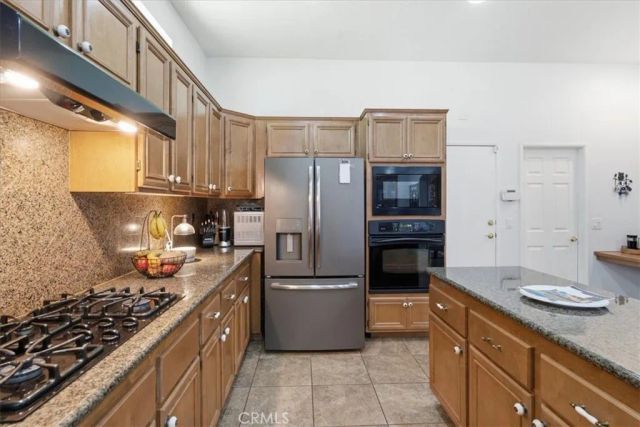 23841 Piedras, Lake Mathews, CA 92570
