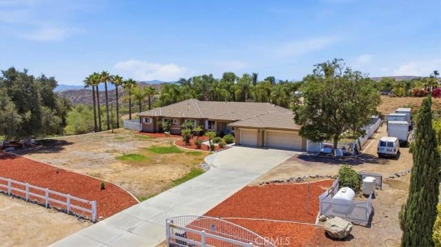 23841 Piedras, Lake Mathews, CA 92570