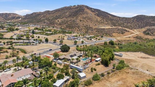 23841 Piedras, Lake Mathews, CA 92570