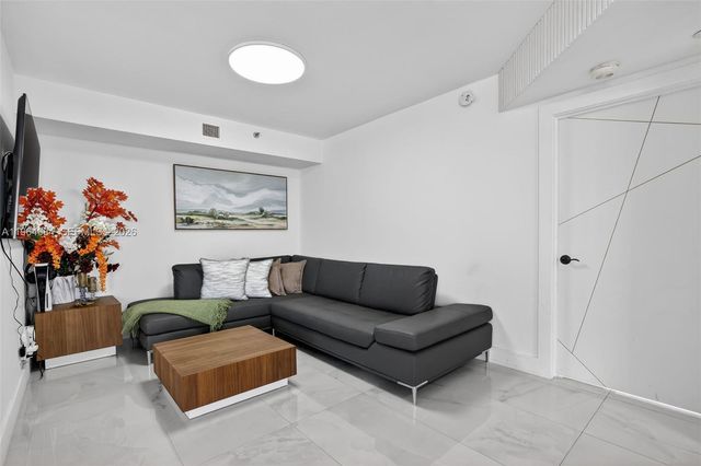 1000 Island Blvd-renovated 1710 1710, Aventura, FL 33160