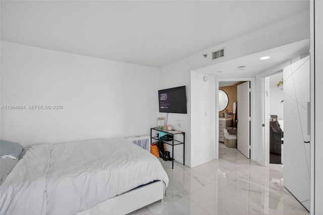 1000 Island Blvd-renovated 1710 1710, Aventura, FL 33160