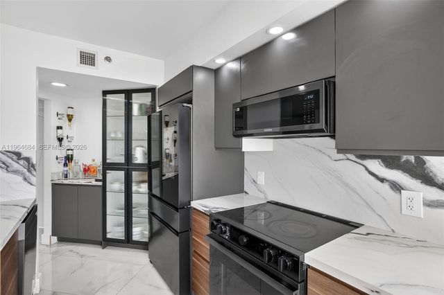 1000 Island Blvd-renovated 1710 1710, Aventura, FL 33160
