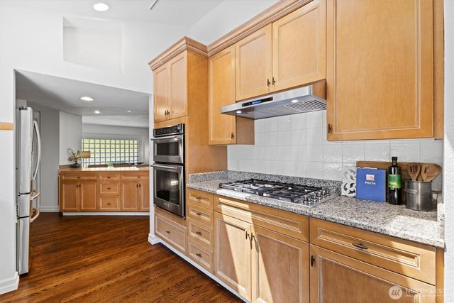 16306 Valhalla Drive, Bothell, WA 98011