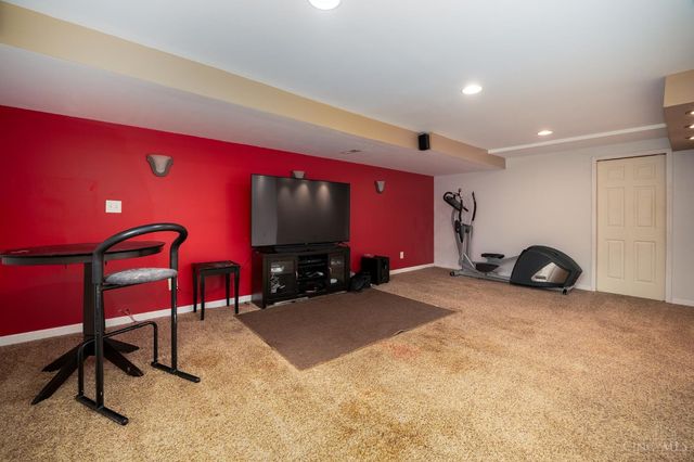 8485 Deer Path, West Chester, OH 45069