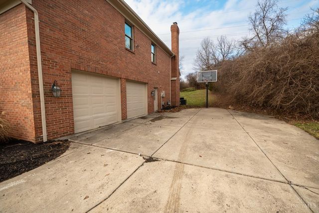 8485 Deer Path, West Chester, OH 45069