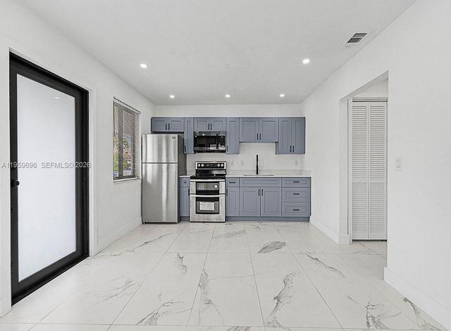 921 NW 22nd Ct 1, Miami, FL 33125