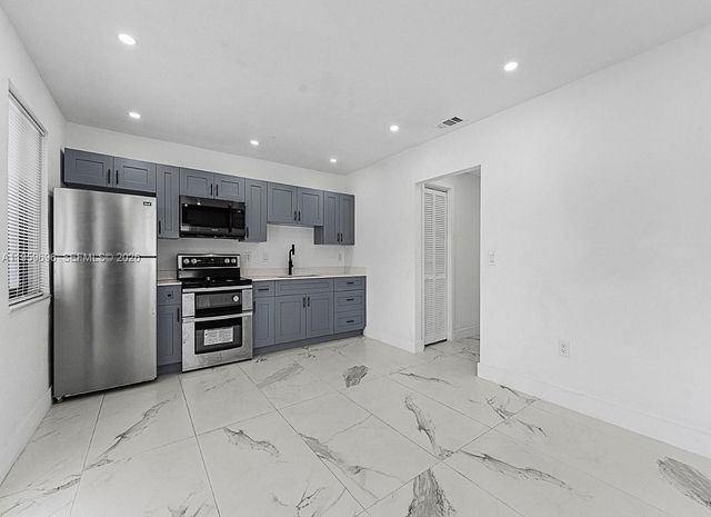 921 NW 22nd Ct 1, Miami, FL 33125