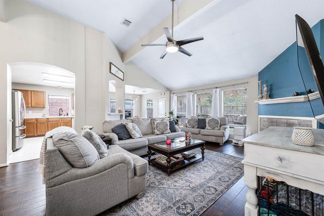 4959 Sentry Woods Lane, Pearland, TX 77584