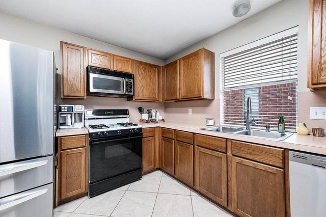 4959 Sentry Woods Lane, Pearland, TX 77584