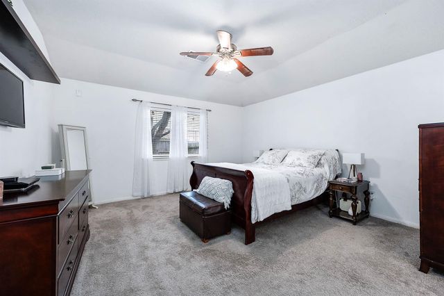 4959 Sentry Woods Lane, Pearland, TX 77584