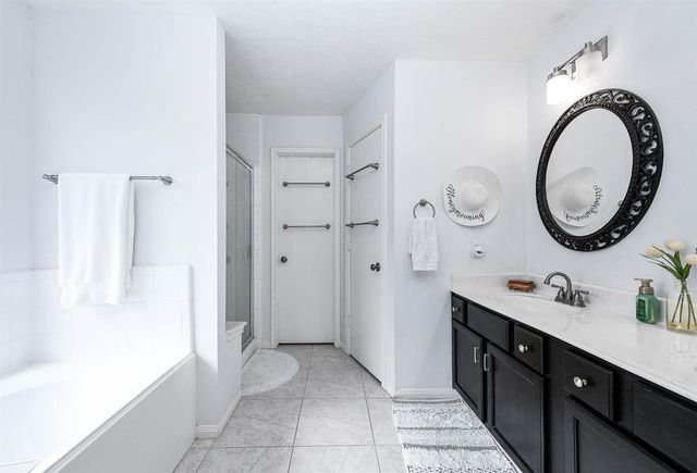 4959 Sentry Woods Lane, Pearland, TX 77584