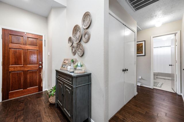 4959 Sentry Woods Lane, Pearland, TX 77584