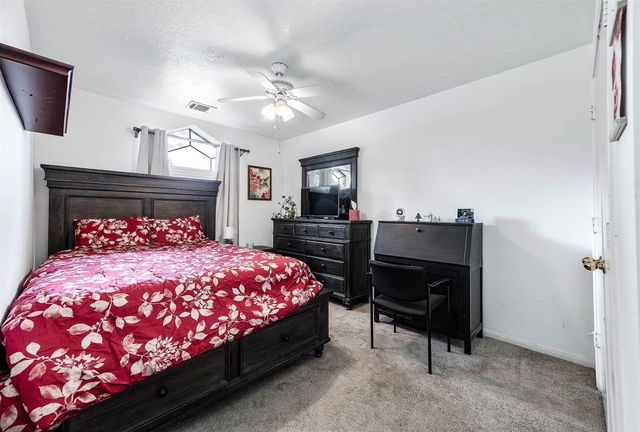 4959 Sentry Woods Lane, Pearland, TX 77584