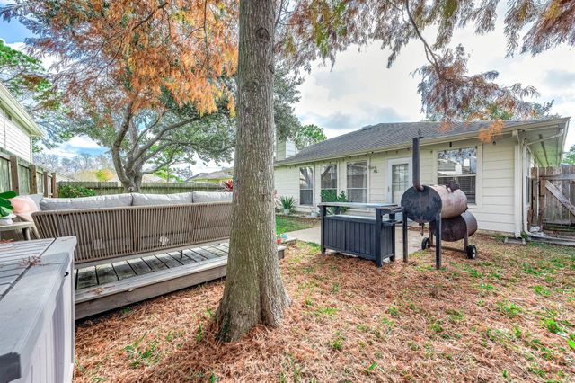 4959 Sentry Woods Lane, Pearland, TX 77584