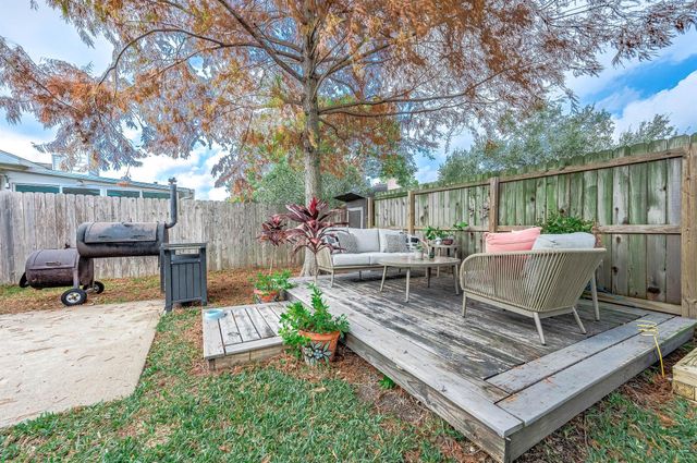 4959 Sentry Woods Lane, Pearland, TX 77584