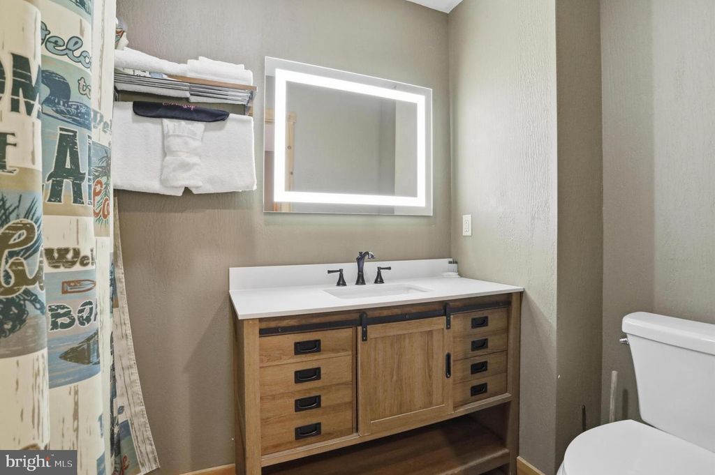 Image 13 of property listing at 41 GRANDVIEW BLVD, Mc Henry, MD 21541