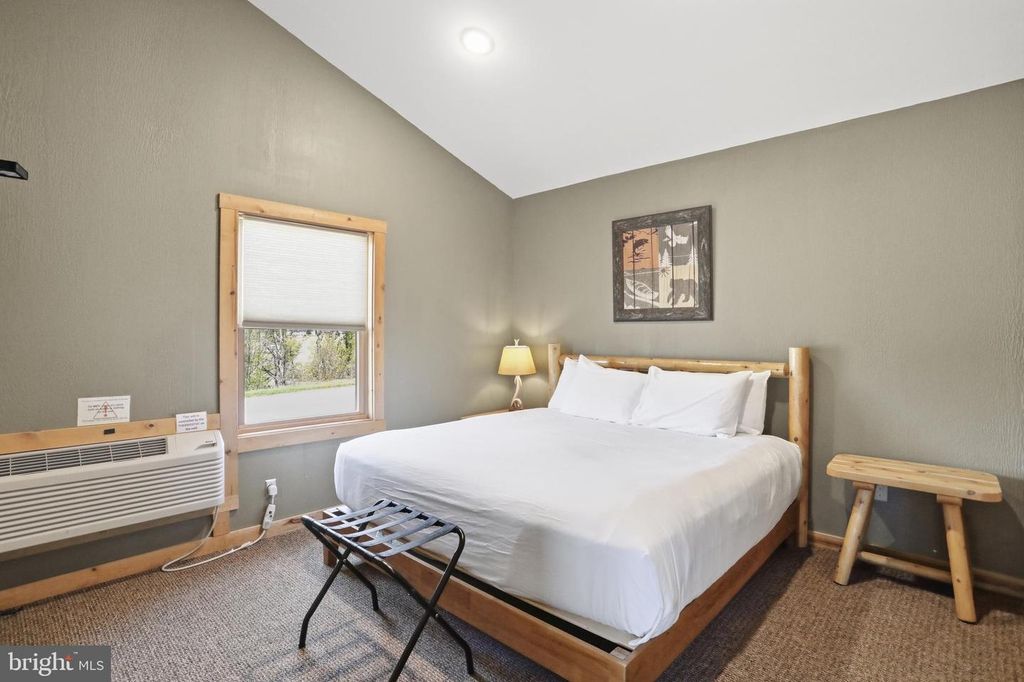 Image 15 of property listing at 41 GRANDVIEW BLVD, Mc Henry, MD 21541