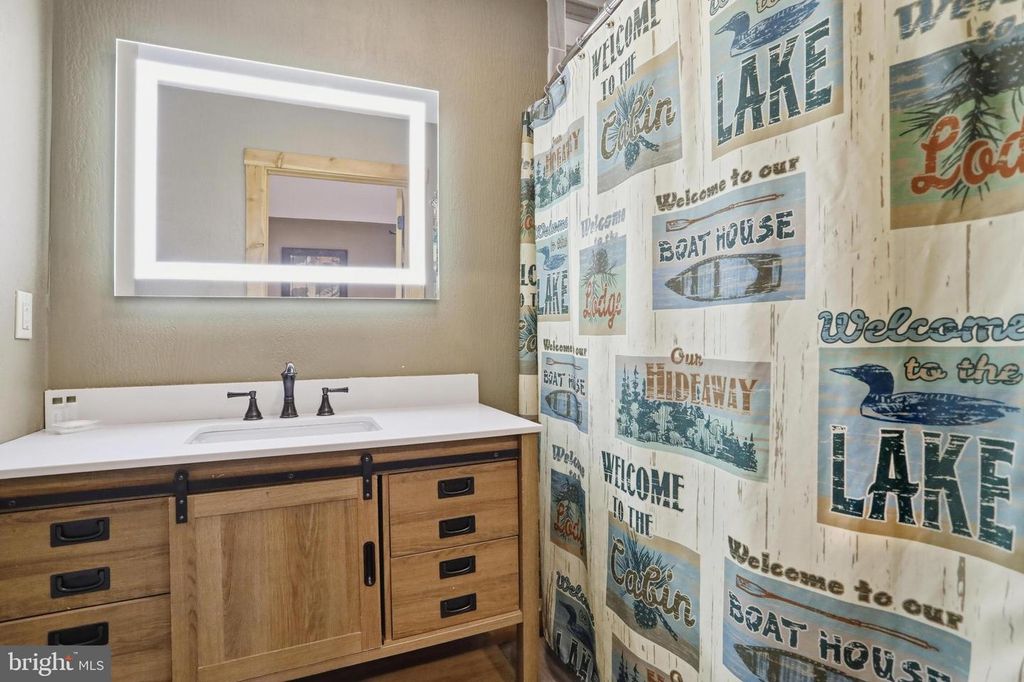 Image 18 of property listing at 41 GRANDVIEW BLVD, Mc Henry, MD 21541