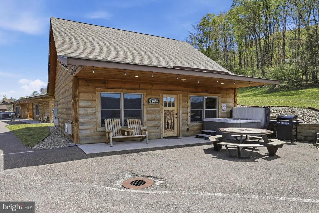 Image 19 of property listing at 41 GRANDVIEW BLVD, Mc Henry, MD 21541