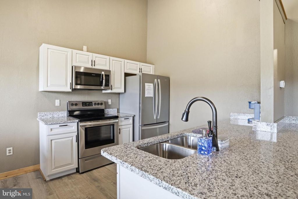 Image 4 of property listing at 41 GRANDVIEW BLVD, Mc Henry, MD 21541