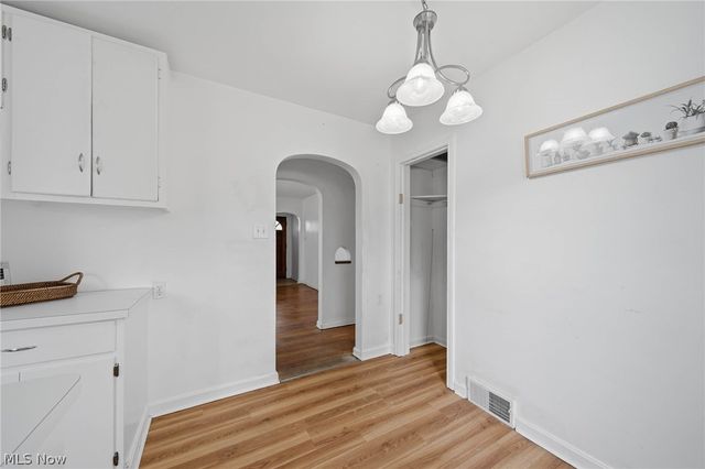 163 E Ford Avenue, Barberton, OH 44203