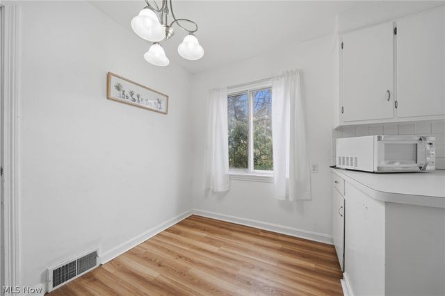 163 E Ford Avenue, Barberton, OH 44203