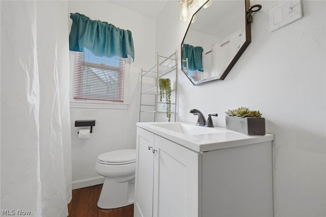 163 E Ford Avenue, Barberton, OH 44203