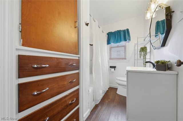 163 E Ford Avenue, Barberton, OH 44203