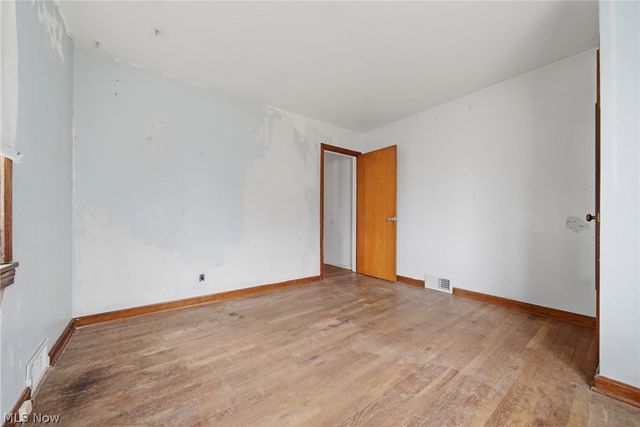 163 E Ford Avenue, Barberton, OH 44203