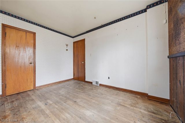 163 E Ford Avenue, Barberton, OH 44203