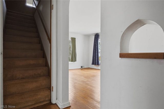 163 E Ford Avenue, Barberton, OH 44203