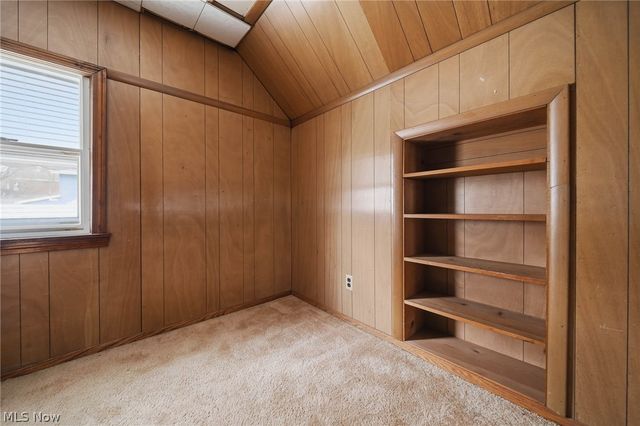 163 E Ford Avenue, Barberton, OH 44203