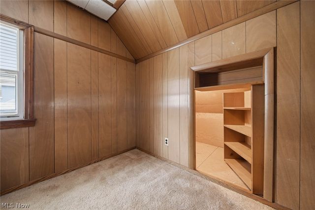 163 E Ford Avenue, Barberton, OH 44203