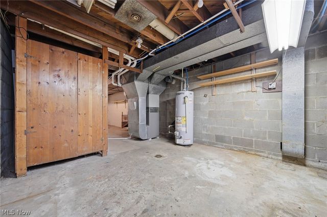 163 E Ford Avenue, Barberton, OH 44203