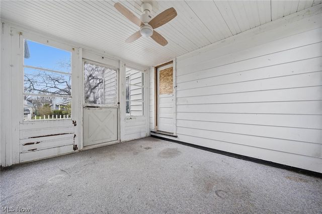 163 E Ford Avenue, Barberton, OH 44203