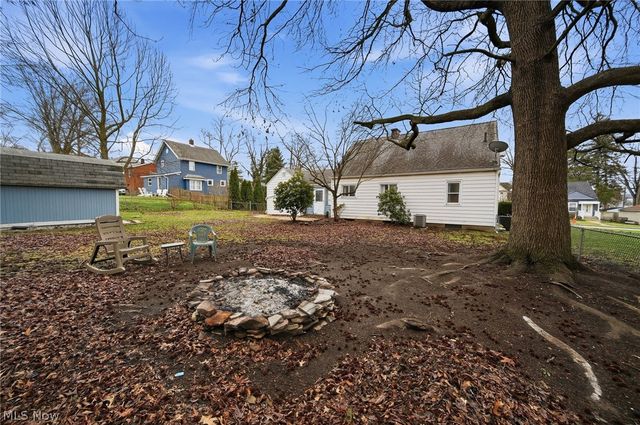 163 E Ford Avenue, Barberton, OH 44203