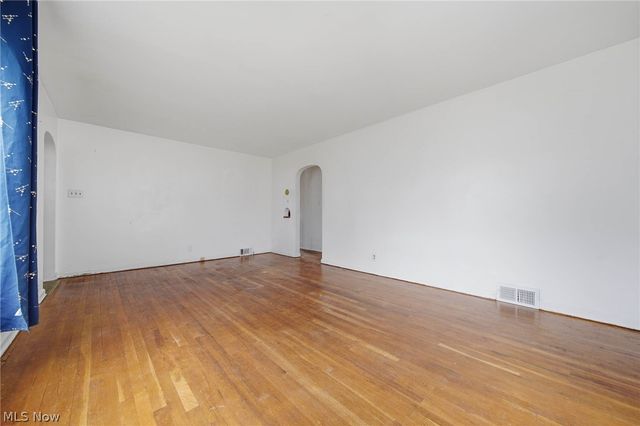 163 E Ford Avenue, Barberton, OH 44203