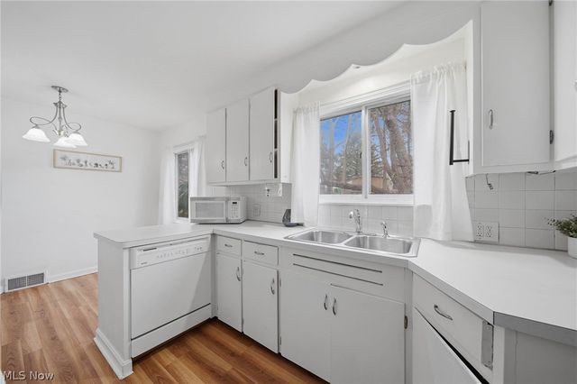 163 E Ford Avenue, Barberton, OH 44203